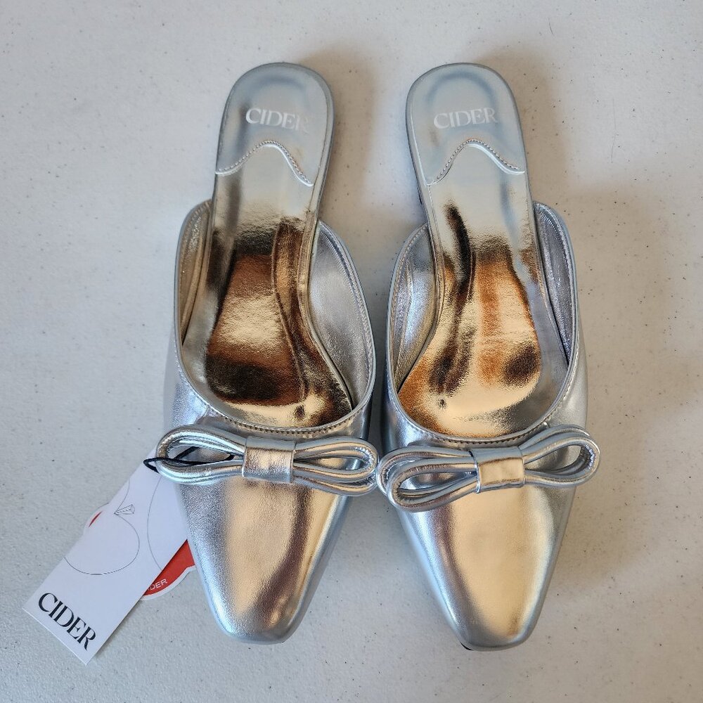 Silver Mules "NEW" - Picture 2 of 16